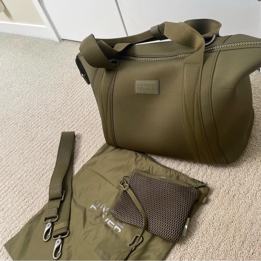Danger Dover - Landon Neoprene Carryall Bag (Medium) Dark Moss Color - Picture 6 of 14